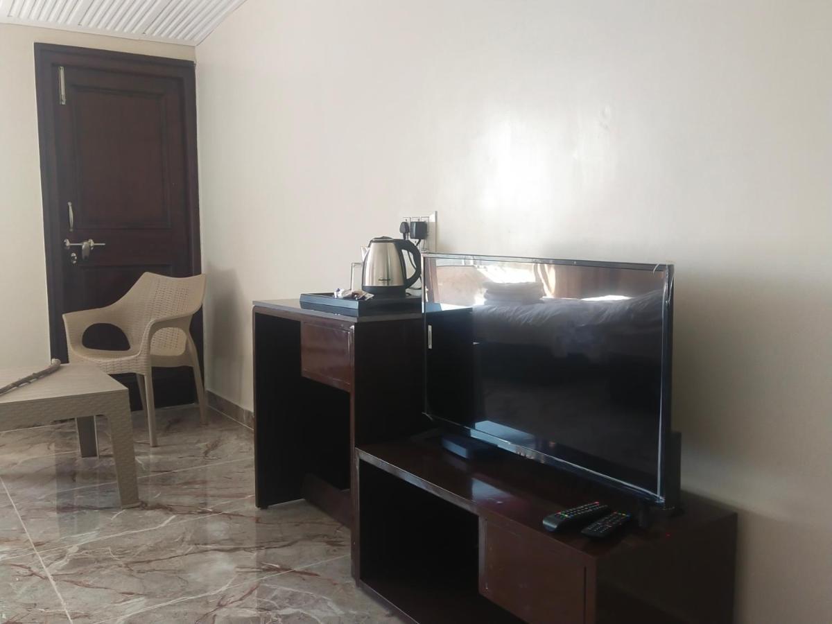 Dhanlaxmi Apartments Shimla Dış mekan fotoğraf