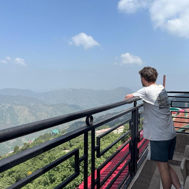 Dhanlaxmi Apartments Shimla Oda fotoğraf